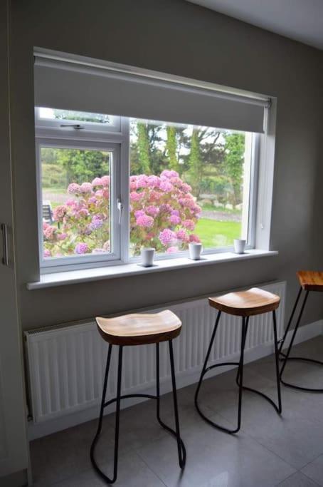 Twin Lake View - Bungalow In Pontoon ฟอกซ์ฟอร์ด ภายนอก รูปภาพ